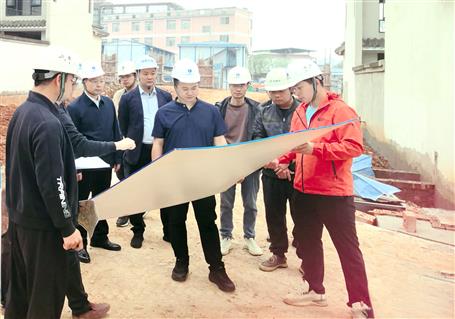 杨毅到冶建设备安装分公司项目调研指导